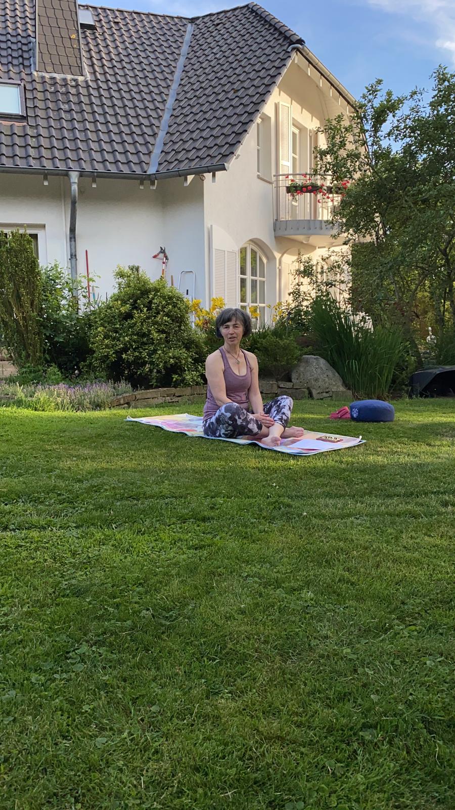 Yoga im Garten4