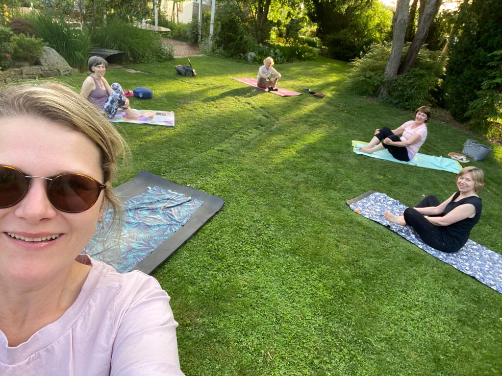 Yoga im Garten3