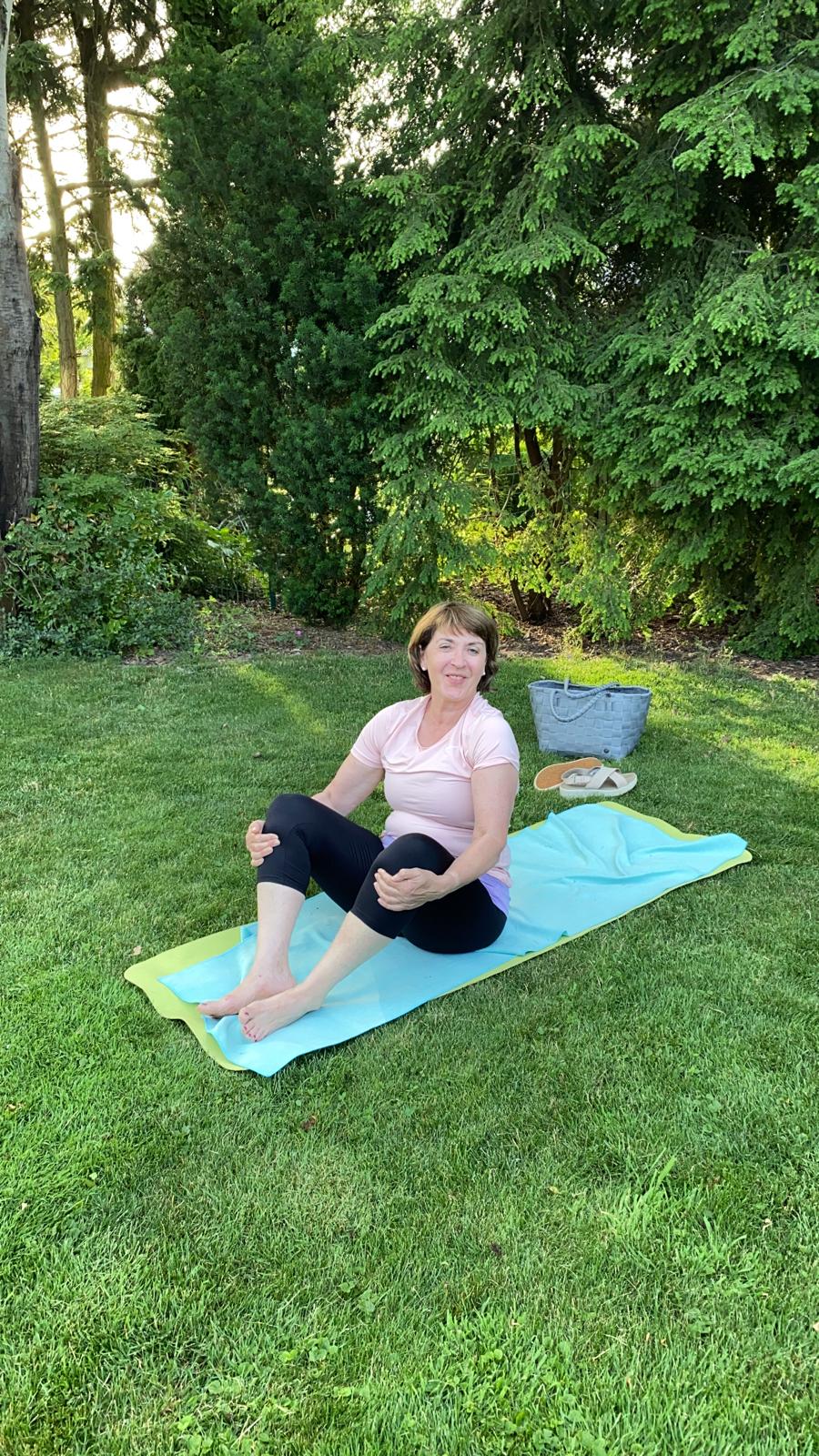 Yoga im Garten1