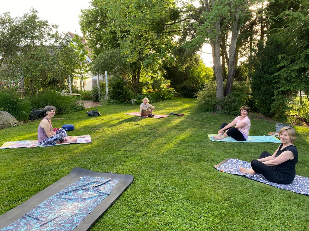 Yoga im Garten3